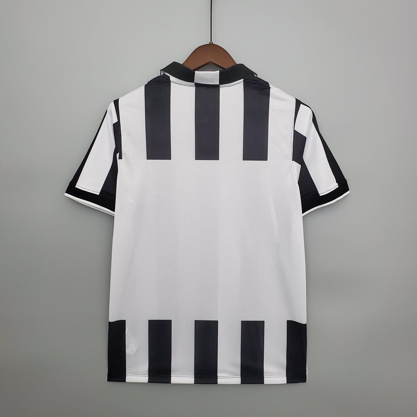 Retro Juventus 2014/15 Home Shirt