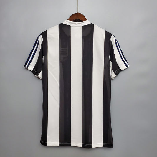Retro Newcastle United 1995/97 Home Shirt