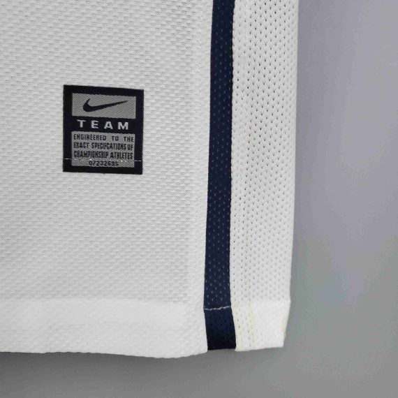 Retro Manchester United 2008/09 Away Shirt