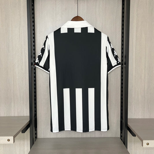 Retro Juventus 1999/00 Home Shirt