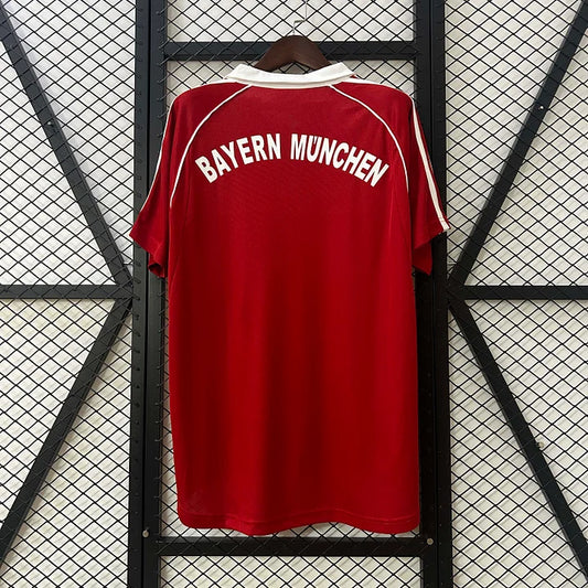 Retro Bayern Munich 2005/06 Home Shirt