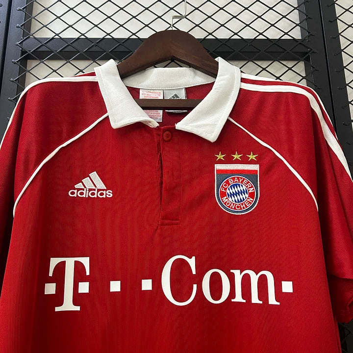 Retro Bayern Munich 2005/06 Home Shirt