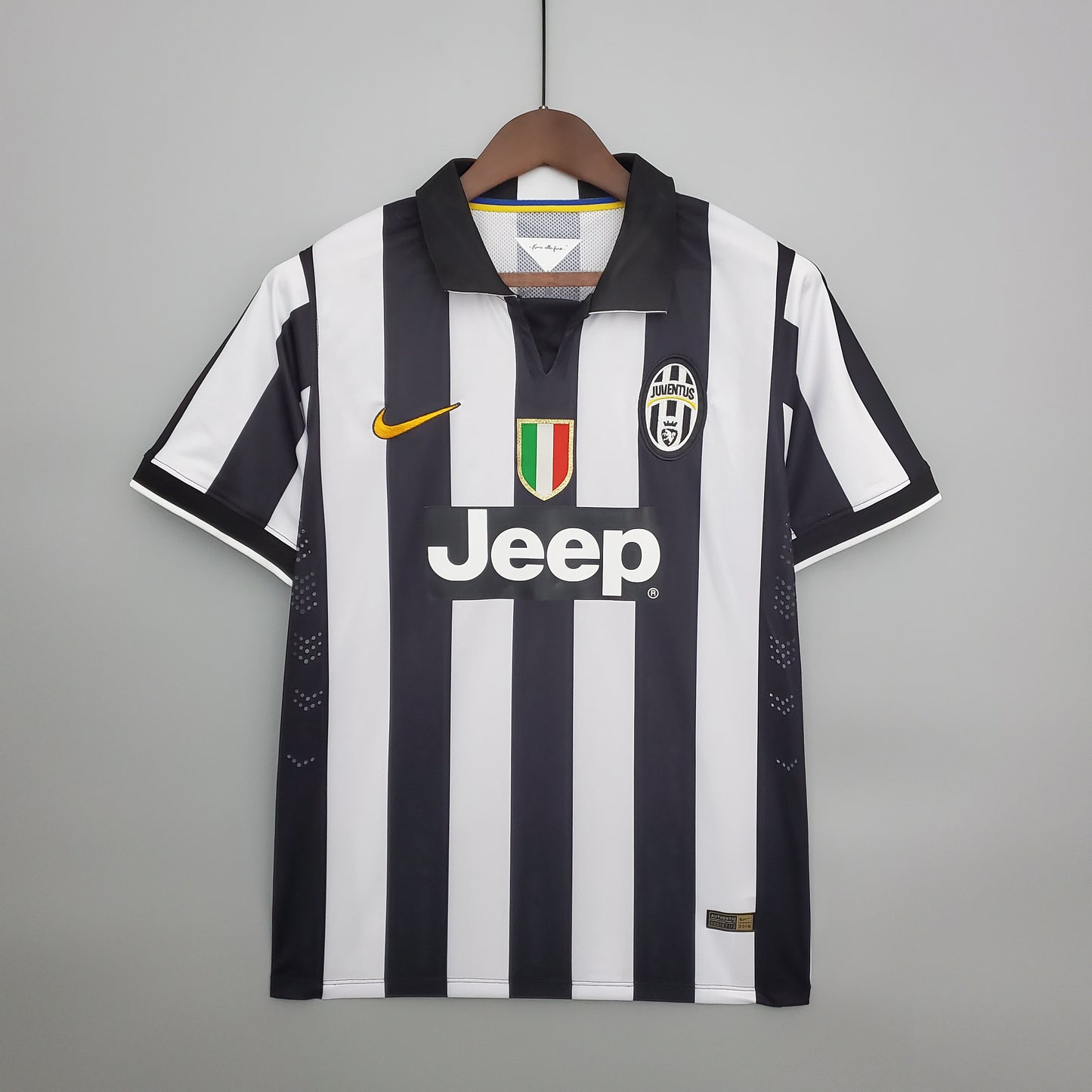 Retro Juventus 2014/15 Home Shirt