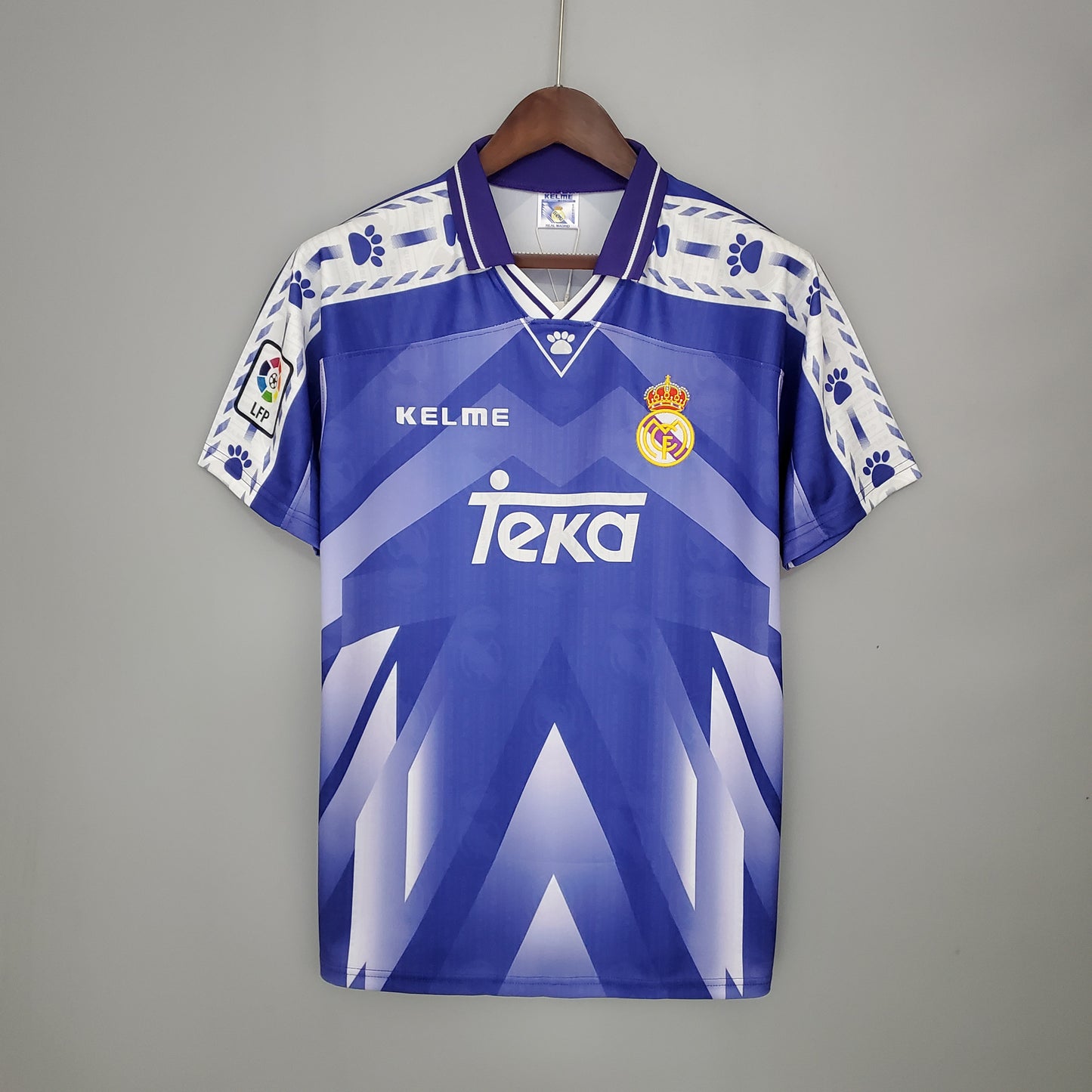 Retro Real Madrid 1996/97 Away Shirt