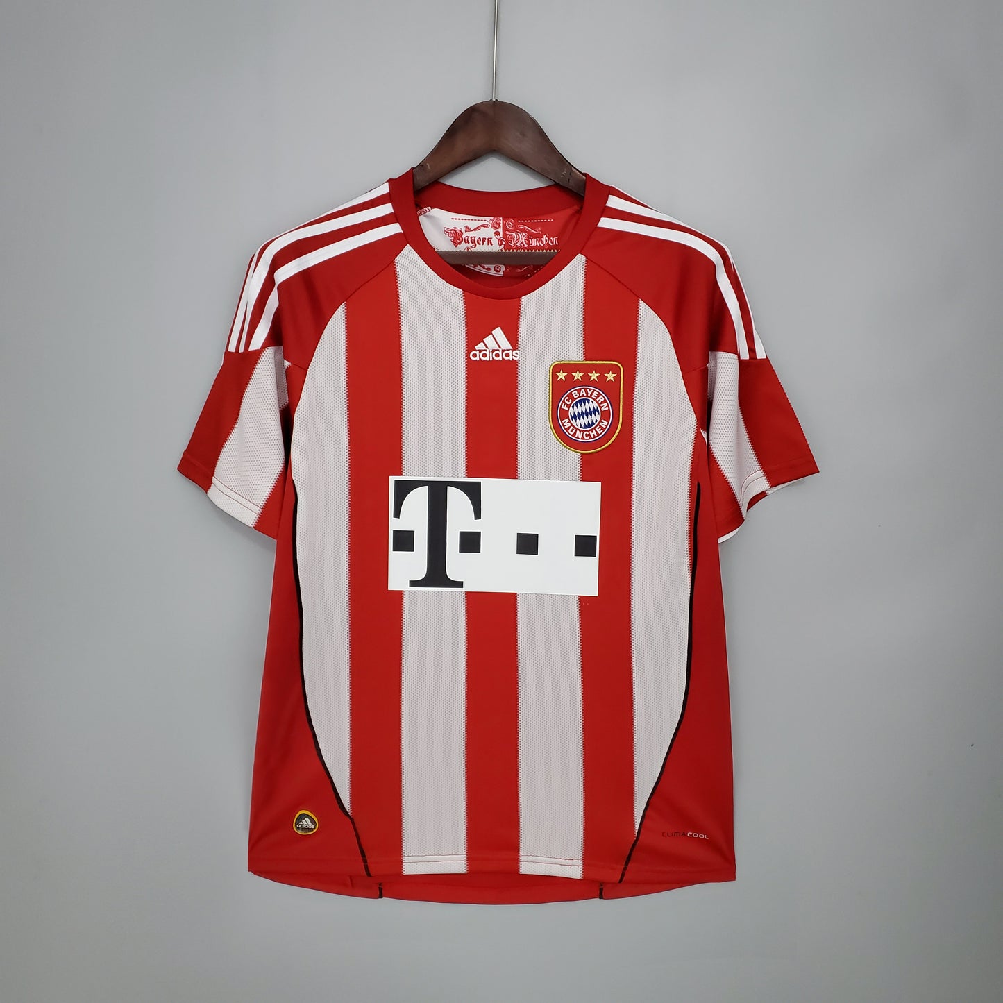 Retro Bayern Munich 2010/11 Home Shirt