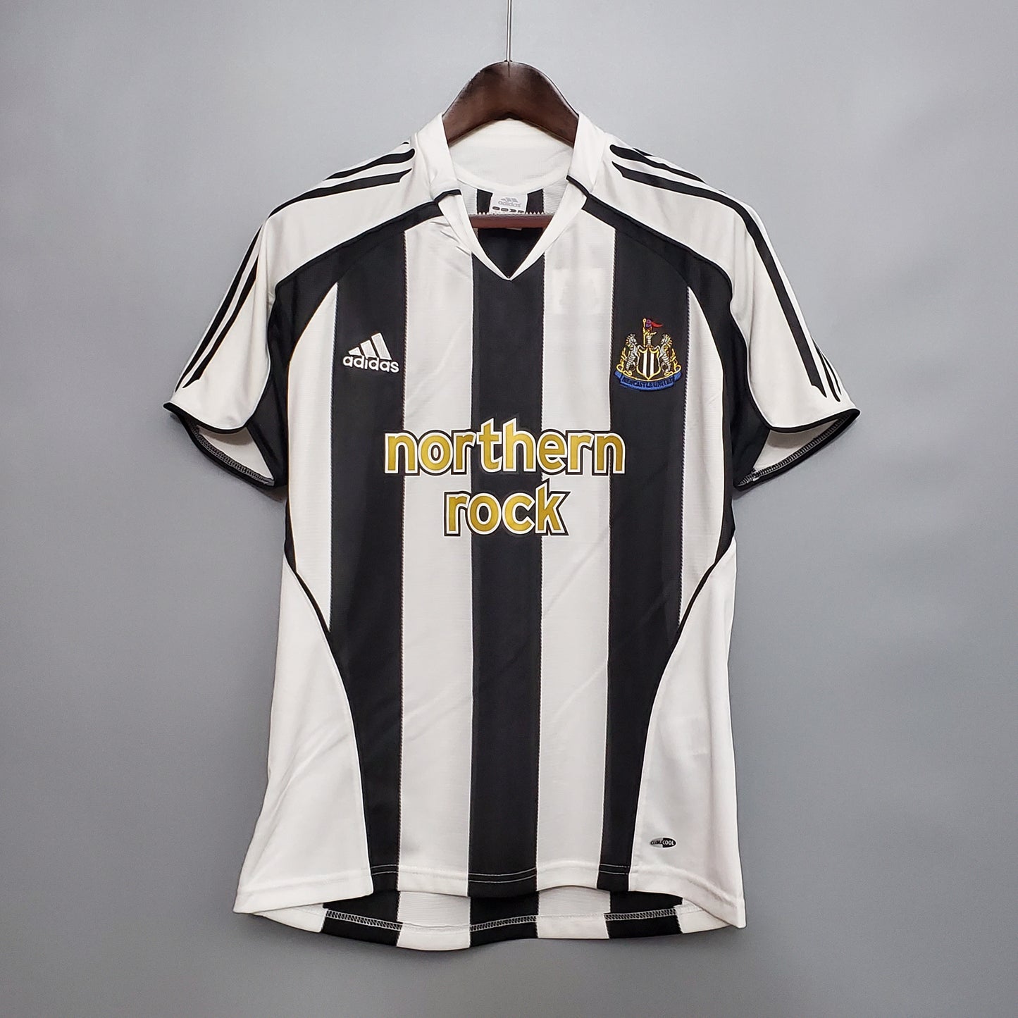 Retro Newcastle United 2006/07 Home Shirt