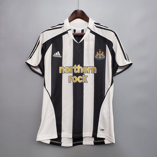 Retro Newcastle United 2006/07 Home Shirt