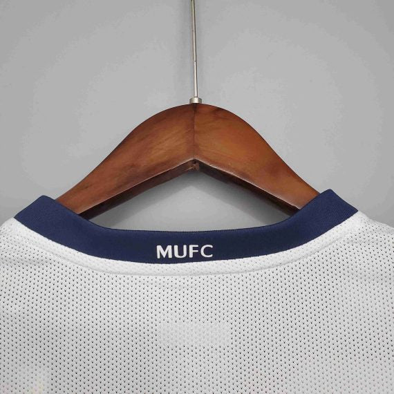 Retro Manchester United 2008/09 Away Shirt