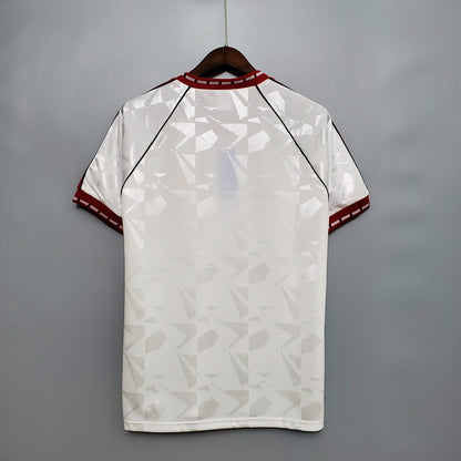 Retro Manchester United 1990/91 Away Shirt