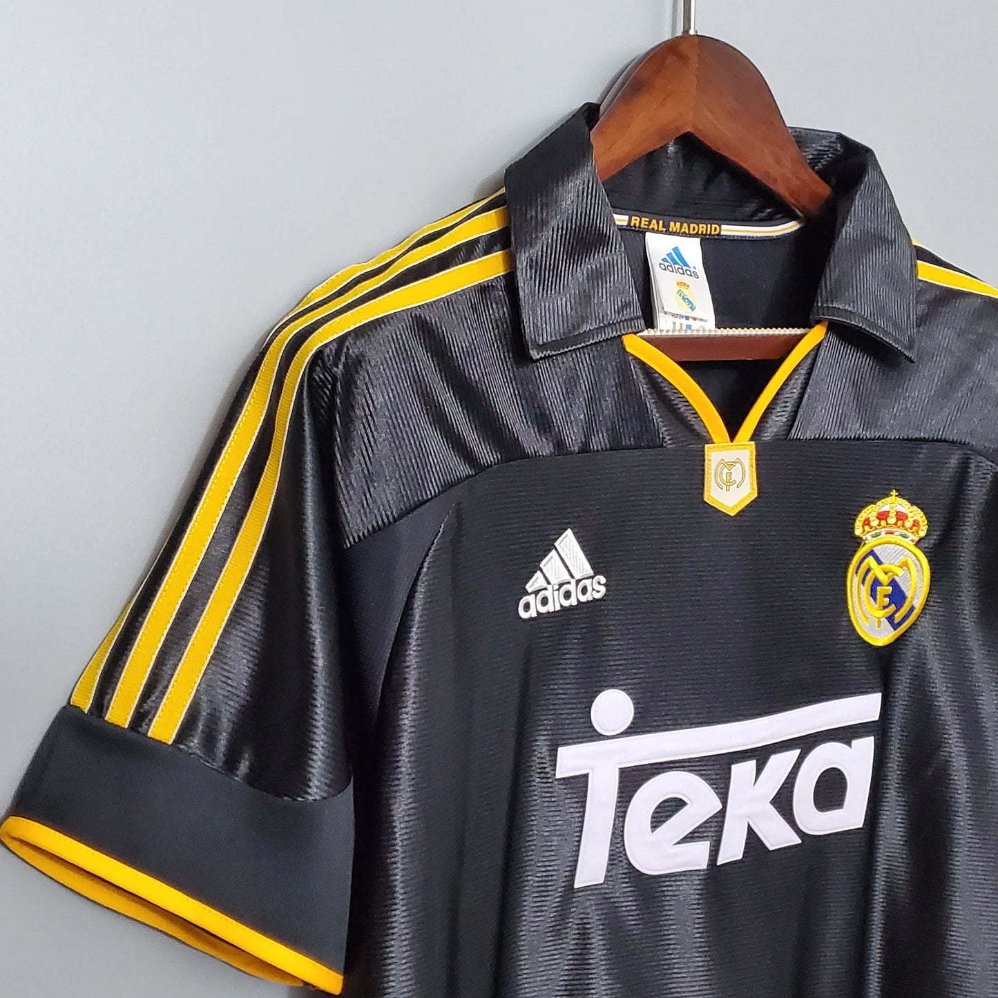 Retro Real Madrid 1999/01 Away Shirt