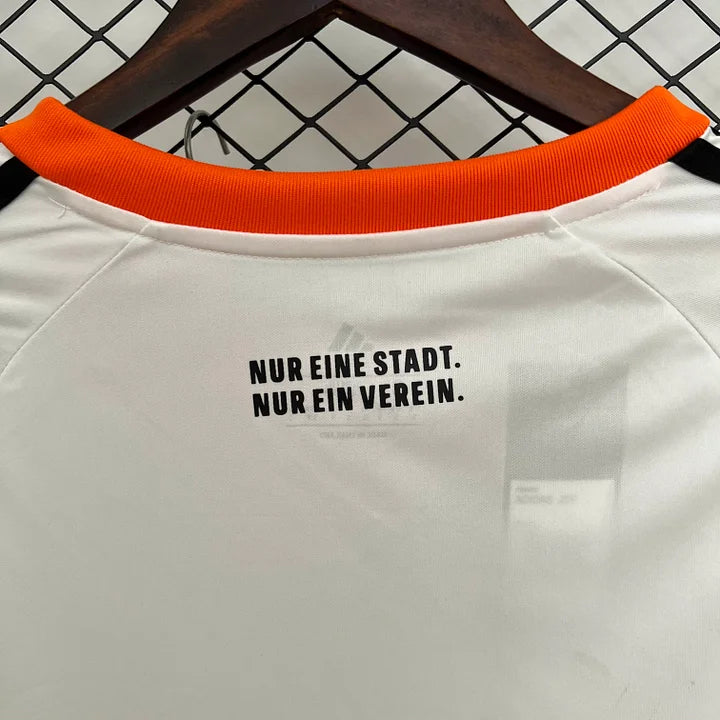 Frankfurt 2025/26 Away Shirt
