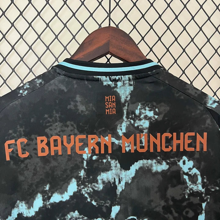 Bayern Munich 2024/25 Away Shirt