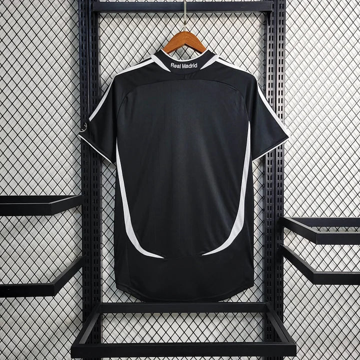 Retro Real Madrid 2006/07 Away Shirt