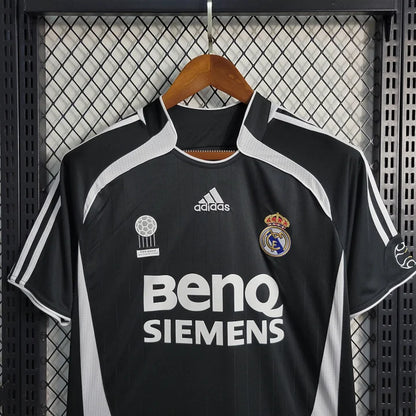 Retro Real Madrid 2006/07 Away Shirt