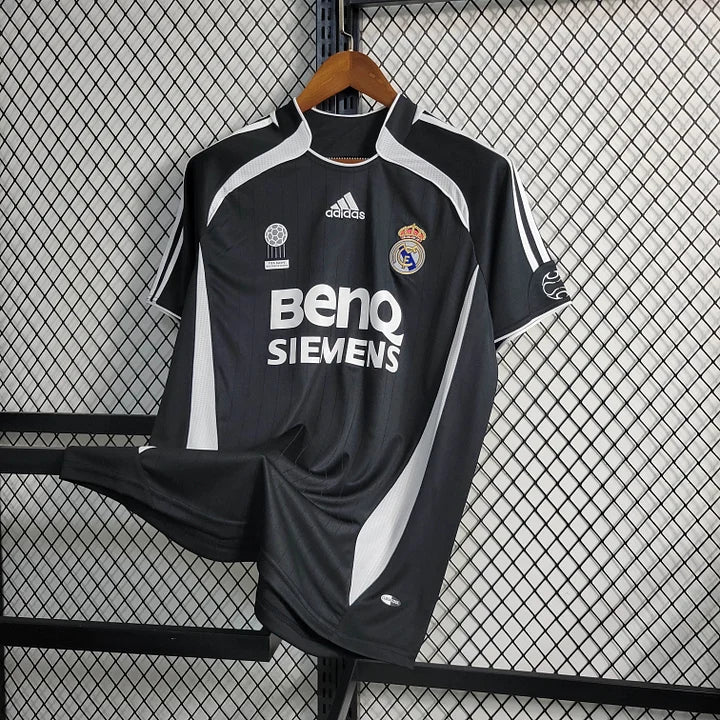 Retro Real Madrid 2006/07 Away Shirt