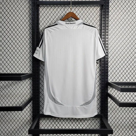 Retro Real Madrid 2006/07 Home Shirt