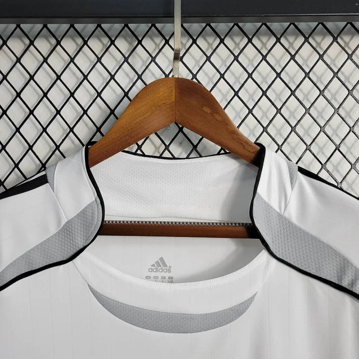 Retro Real Madrid 2006/07 Home Shirt