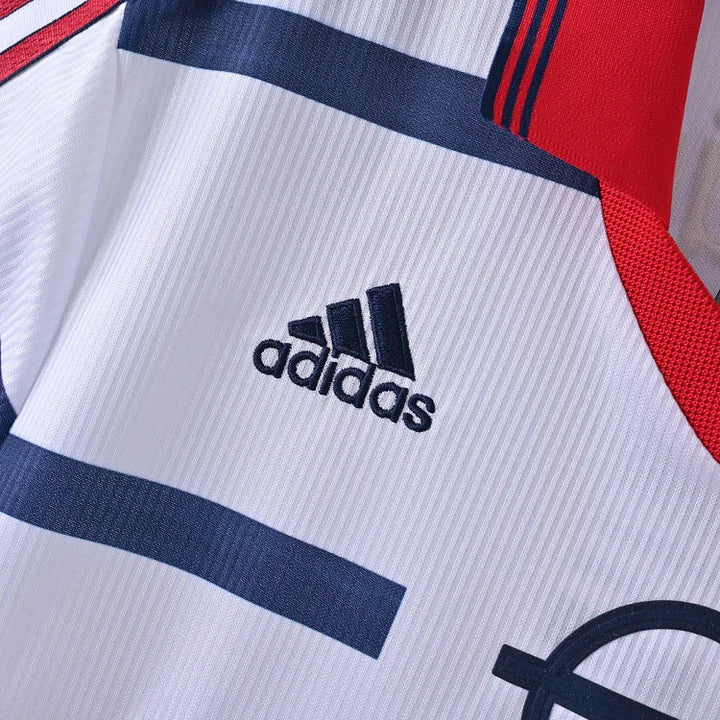 Retro Bayern Munich 1998/00 Away Shirt